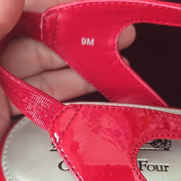 Red Patent Leather Women's Shoes with Rainbow Bow - Picture 5 of 5